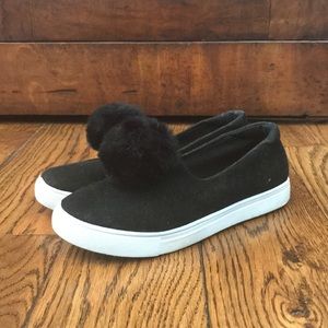 Yoki Black Pompom Slide Sneakerd